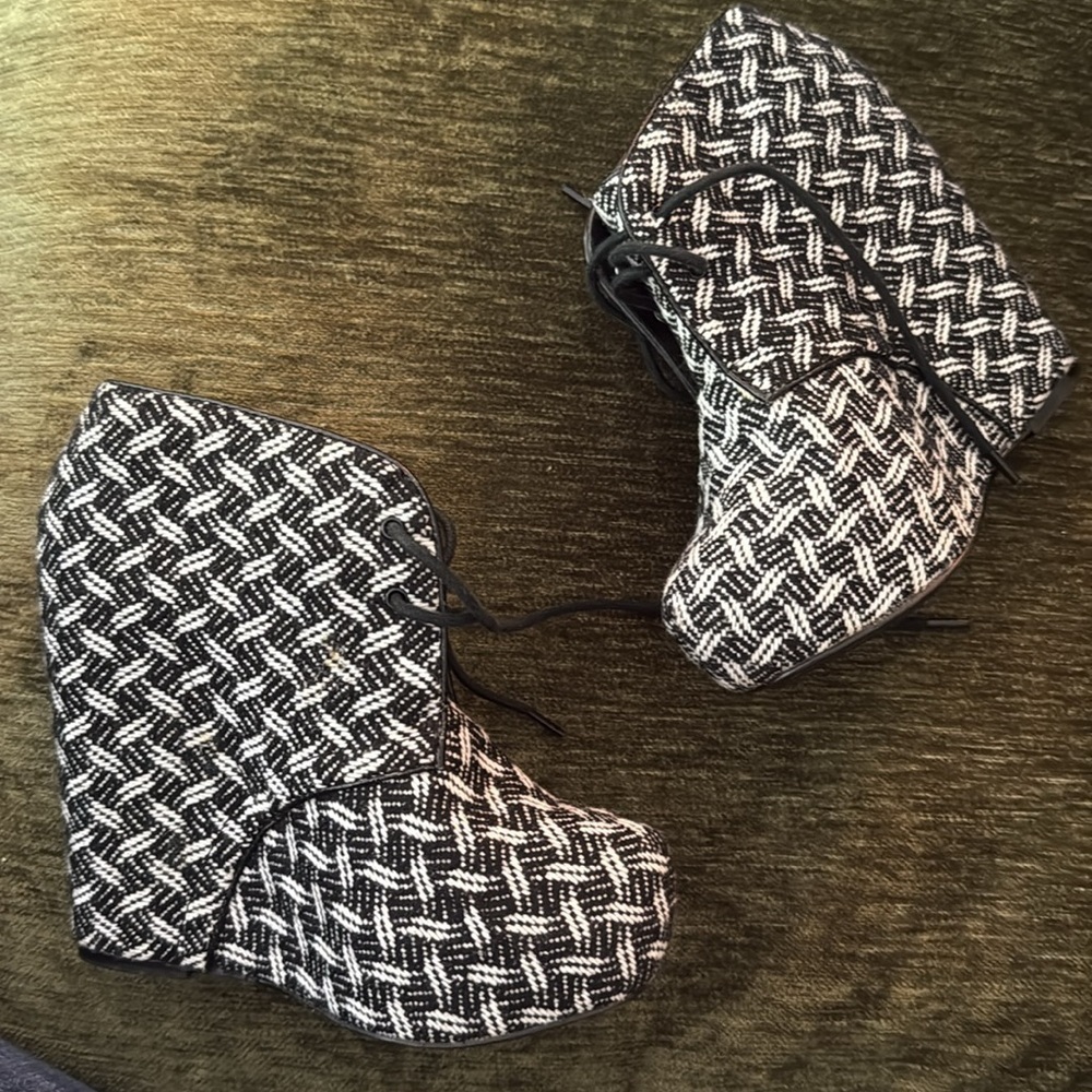 Steve Madden Annie Platform Bootie - Black/Multi size 6 (BL) - Picture 2 of 7